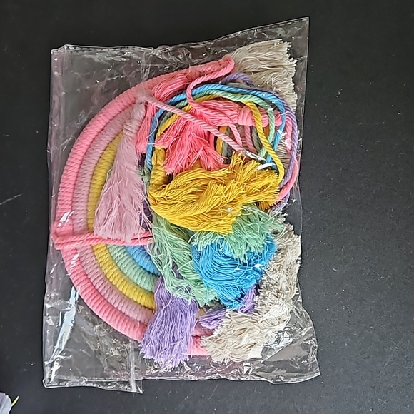 Rainbow Girls Hair Accessory Wall Hanging Decor New in Pkg - Picture 8 of 8